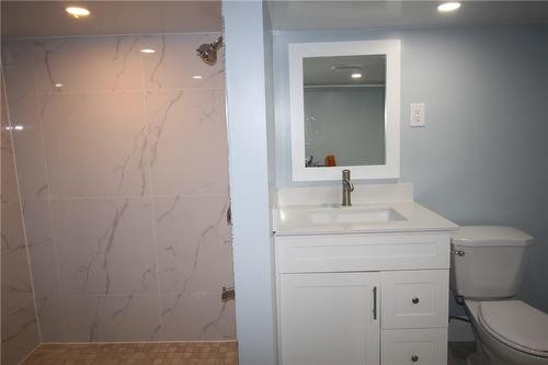 701 Wilson Street, Hamilton, ON - Indoor Photo Showing Bathroom