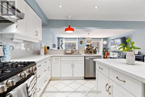 1831 Reilly Walk, London, ON - Indoor Photo Showing Kitchen