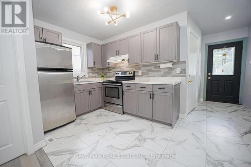 134 Chesley Avenue, London, ON - Indoor Photo Showing Kitchen