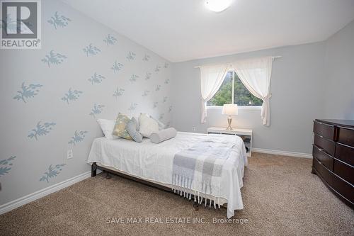 134 Chesley Avenue, London, ON - Indoor Photo Showing Bedroom