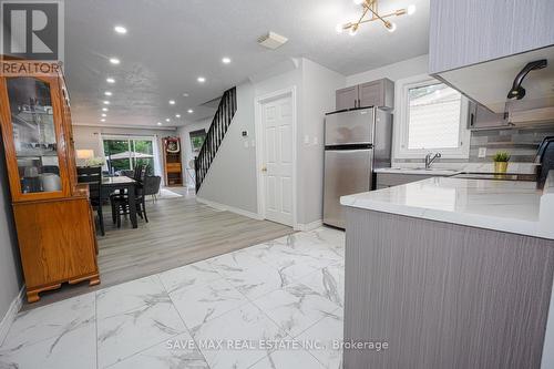 134 Chesley Avenue, London, ON - Indoor Photo Showing Kitchen