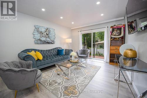 134 Chesley Avenue, London, ON - Indoor Photo Showing Living Room