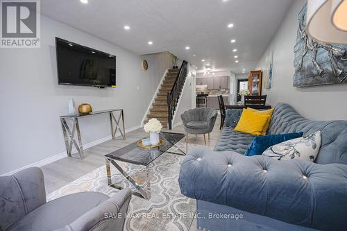 134 Chesley Avenue, London, ON - Indoor Photo Showing Living Room