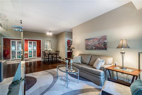 2085 Amherst Heights Drive|Unit #106, Burlington, ON - Indoor Photo Showing Living Room