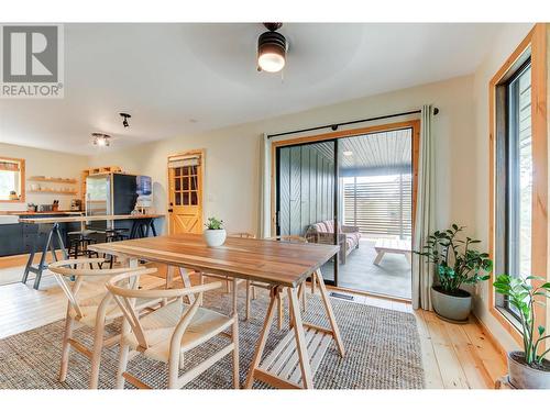 10604 Bonnie Drive, Lake Country, BC - Indoor Photo Showing Dining Room