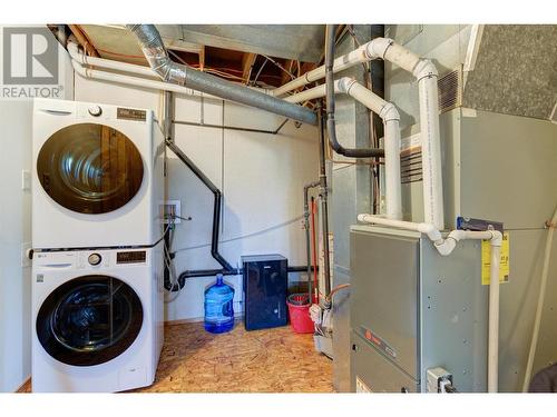 10604 Bonnie Drive, Lake Country, BC - Indoor Photo Showing Laundry Room