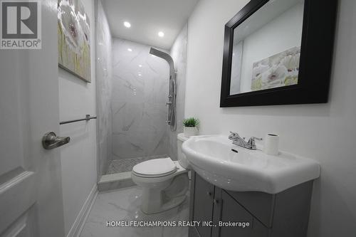 426 Cromwell Avenue, Oshawa (Vanier), ON - Indoor Photo Showing Bathroom