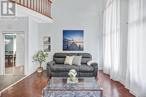 18 Vellore Woods Boulevard, Vaughan (Vellore Village), ON - Indoor Photo Showing Living Room