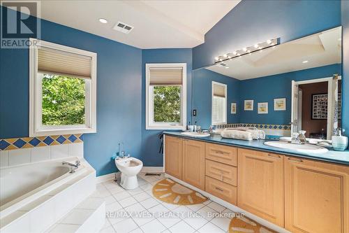 203 Thomson Creek Boulevard, Vaughan, ON - Indoor Photo Showing Bathroom