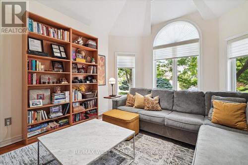 203 Thomson Creek Boulevard, Vaughan (Islington Woods), ON - Indoor Photo Showing Living Room