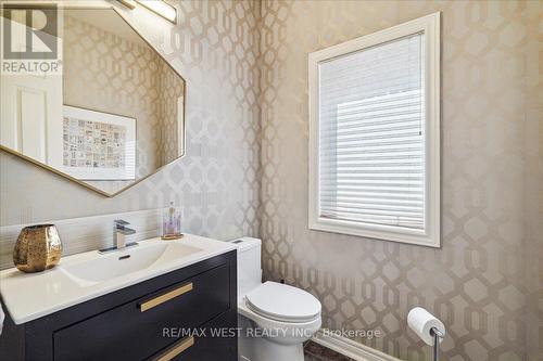 203 Thomson Creek Boulevard, Vaughan, ON - Indoor Photo Showing Bathroom