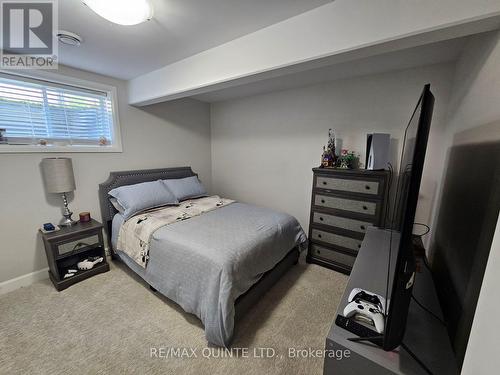 116 Hastings Park Drive S, Belleville, ON - Indoor Photo Showing Bedroom