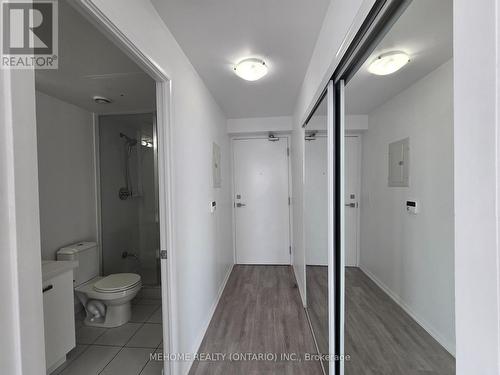 #2808 - 832 Bay Street, Toronto (Bay Street Corridor), ON - Indoor Photo Showing Bathroom