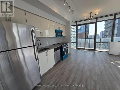 #2808 - 832 Bay Street, Toronto (Bay Street Corridor), ON - Indoor Photo Showing Kitchen With Stainless Steel Kitchen