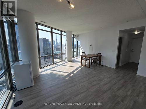 #2808 - 832 Bay Street, Toronto (Bay Street Corridor), ON - Indoor Photo Showing Other Room