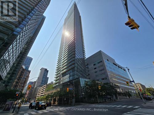 #2808 - 832 Bay Street, Toronto (Bay Street Corridor), ON - Outdoor