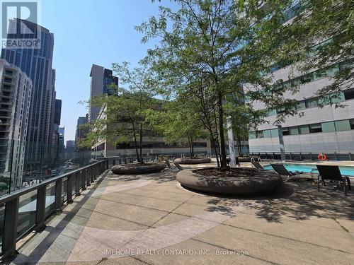 #2808 - 832 Bay Street, Toronto (Bay Street Corridor), ON - Outdoor