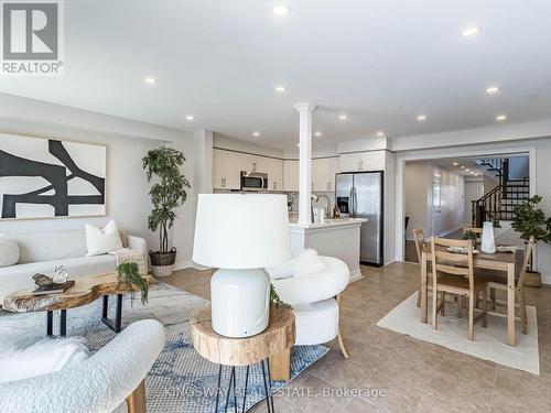 4885 Capri Crescent, Burlington (Alton), ON - Indoor Photo Showing Living Room