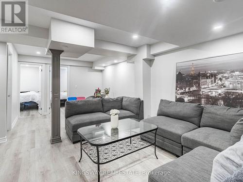 4885 Capri Crescent, Burlington (Alton), ON - Indoor Photo Showing Living Room