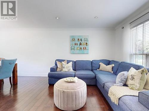 534 Pinegrove Road, Oakville (Bronte East), ON - Indoor Photo Showing Living Room