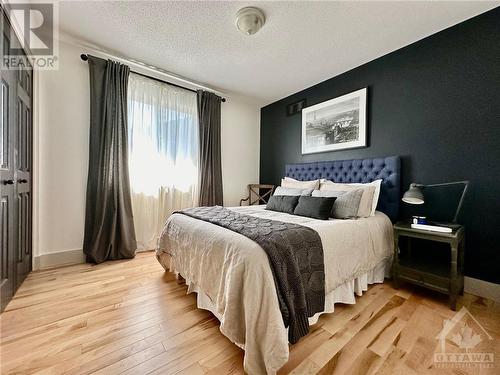 114 Strathcarron Crescent, Ottawa, ON - Indoor Photo Showing Bedroom