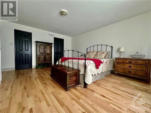 114 Strathcarron Crescent, Ottawa, ON - Indoor Photo Showing Bedroom