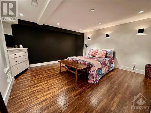 114 Strathcarron Crescent, Ottawa, ON - Indoor Photo Showing Bedroom