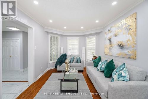 32 Rainforest Drive, Brampton (Sandringham-Wellington), ON - Indoor Photo Showing Living Room