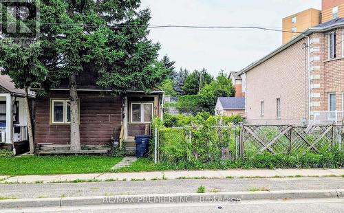 918 Keele Street, Toronto (Keelesdale-Eglinton West), ON - Outdoor