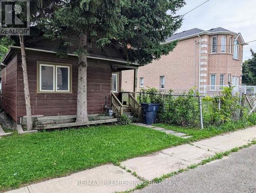 918 Keele Street, Toronto (Keelesdale-Eglinton West), ON - Outdoor