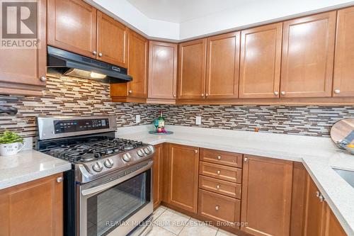 41 Lathbury Street, Brampton, ON - Indoor Photo Showing Kitchen