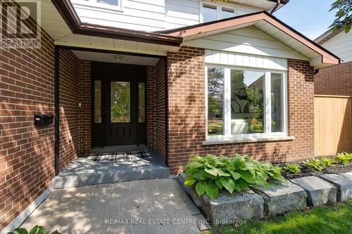 902 Kowal Drive, Mississauga (Lorne Park), ON - Outdoor With Exterior