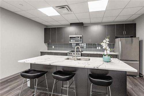 81 Robinson Street|Unit #103, Hamilton, ON - Indoor Photo Showing Kitchen With Upgraded Kitchen