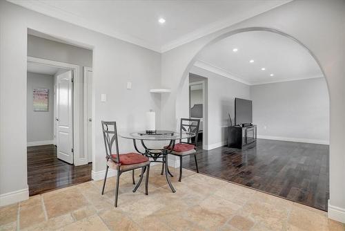 112 Sunrise Drive, Hamilton, ON - Indoor Photo Showing Dining Room