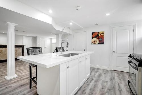 112 Sunrise Drive, Hamilton, ON - Indoor Photo Showing Kitchen