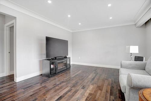 112 Sunrise Drive, Hamilton, ON - Indoor Photo Showing Living Room