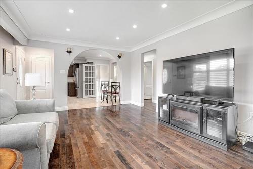 112 Sunrise Drive, Hamilton, ON - Indoor Photo Showing Living Room