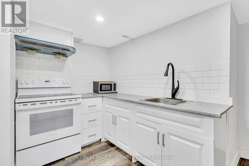 6 Rossford Crescent, Kitchener, ON - Indoor Photo Showing Kitchen