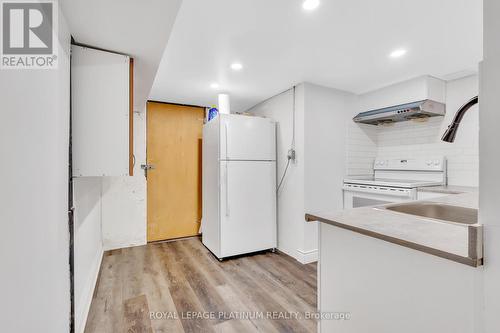 6 Rossford Crescent, Kitchener, ON - Indoor Photo Showing Kitchen