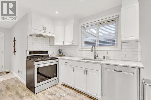 6 Rossford Crescent, Kitchener, ON - Indoor Photo Showing Kitchen