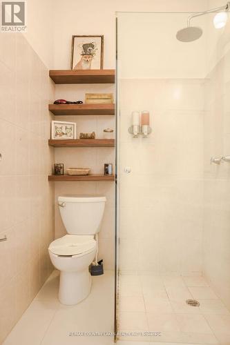 301C - Luz Chemuyil Street W, Mexico, ON - Indoor Photo Showing Bathroom