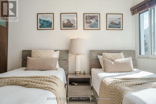 301C - Luz Chemuyil Street W, Mexico, ON - Indoor Photo Showing Bedroom