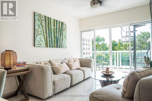 301C - Luz Chemuyil Street W, Mexico, ON - Indoor Photo Showing Living Room