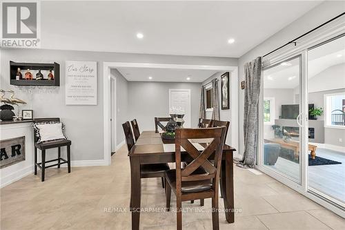 3191 Kirk Road, Hamilton, ON - Indoor Photo Showing Dining Room