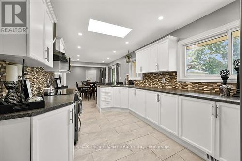 3191 Kirk Road, Hamilton, ON - Indoor Photo Showing Kitchen With Double Sink With Upgraded Kitchen