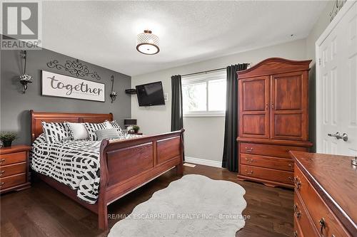 3191 Kirk Road, Hamilton, ON - Indoor Photo Showing Bedroom