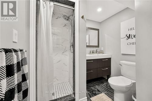 3191 Kirk Road, Hamilton, ON - Indoor Photo Showing Bathroom