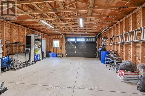 3191 Kirk Road, Hamilton, ON - Indoor Photo Showing Garage