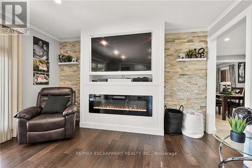 3191 Kirk Road, Hamilton, ON - Indoor Photo Showing Living Room With Fireplace