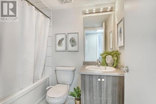 110 - 600 Alex Gardner Circle, Aurora, ON - Indoor Photo Showing Bathroom